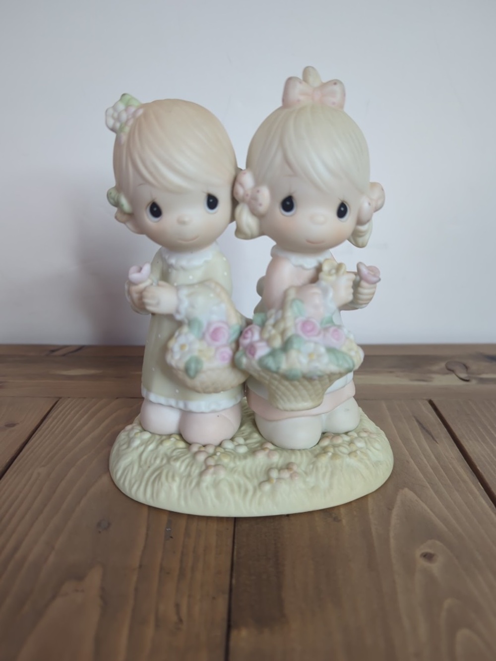 Precious Moments 1985 “To My Friend Forever” 2 Girls with Flowers Figurine